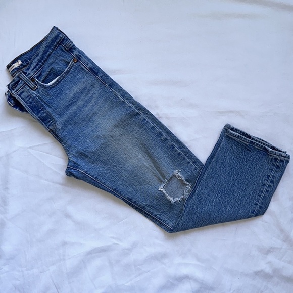 Levi's Blue Straight Leg Jeans with Classic Style - Picture 2 of 9